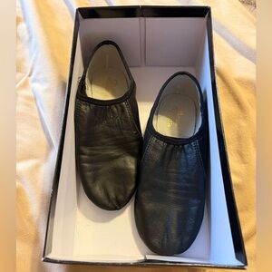 Women’s  Black Leather Slip-On Dance Jazz Shoes